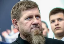 Рамзан и Адам Кадыровы на семейном ужине с Висмурадом Алиевым ramzan i adam kadyrovy na semejnom uzhine s vismuradom alievym-onlymainnews-ru-0