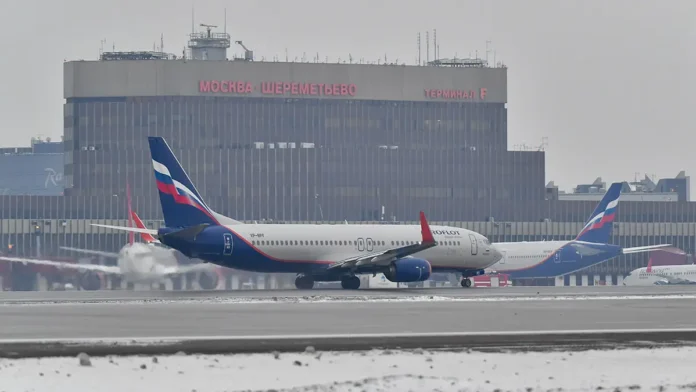 sheremetevo i vnukovo rabotayut stabilno roskosmos fiksiruet snegopad-onlymainnews-ru-0