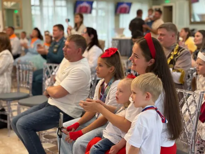 Злоказов и Паслер поддерживают семьи Свердловской области и Соцфонд-0