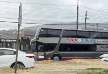 Дагестан помогает Москве, обеспечивая транспорт для поездов при ливнях dagestan pomogaet moskve obespechivaya transport dlya poezdov pri livnyah-onlymainnews-ru-0