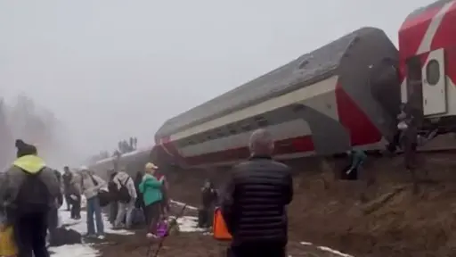 Очевидец рассказал, как спасались пассажиры сошедшего с рельсов под Ульяновском поезда