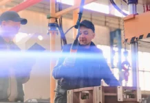 Сергей Собянин и Карачаровский завод: 222 лифта для Москвы sergej sobyanin i karacharovskij zavod 222 lifta dlya moskvy-onlymainnews-ru-0