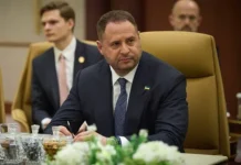 ermak pod obvineniyami iz ssha  usilivaetsya davlenie na zelenskogo-onlymainnews-ru-0