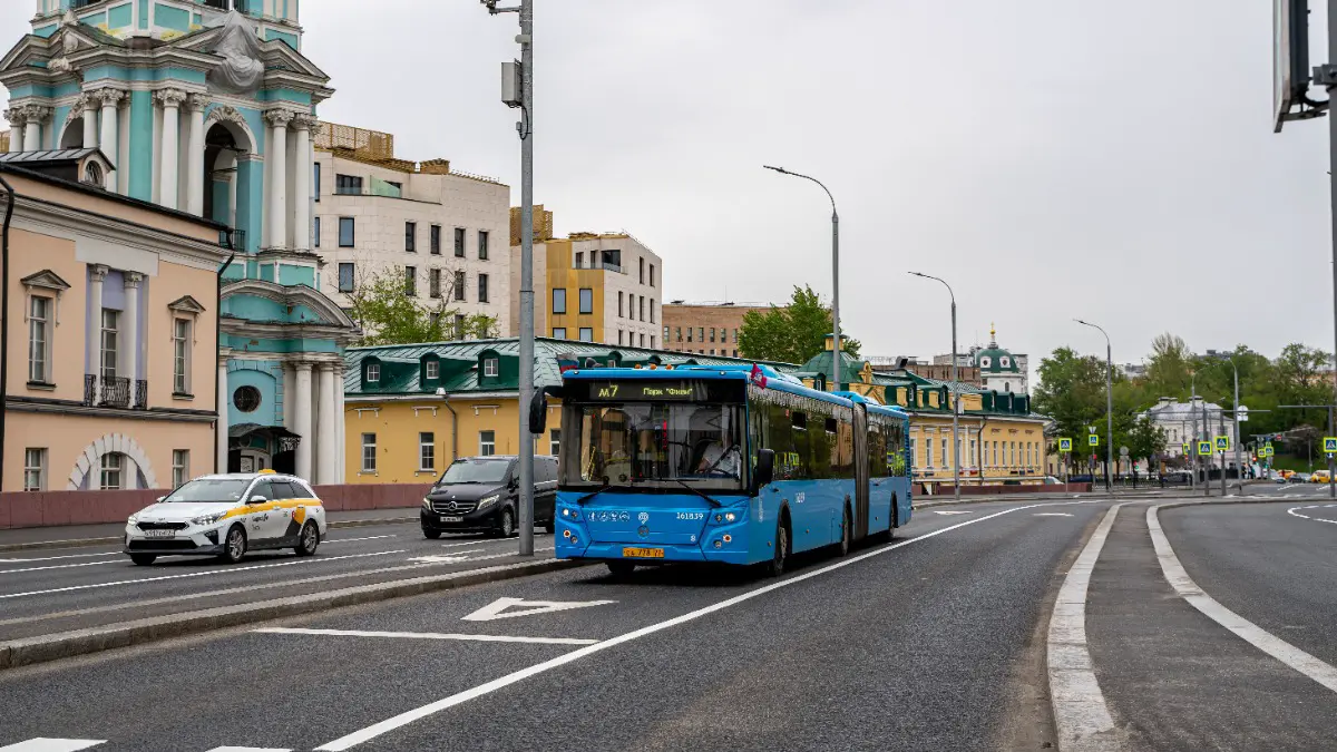 Коридоры для движения наземного транспорта организовали на 10 улицах столицы