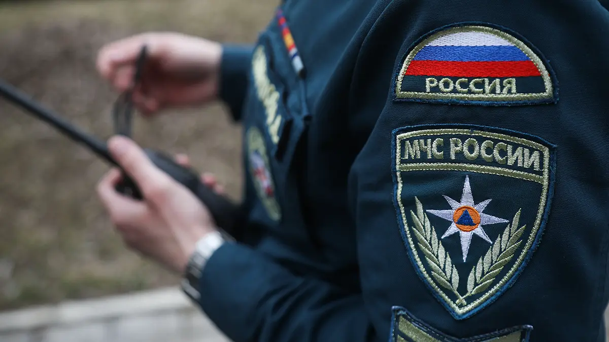 МЧС: Кровля спортзала учебного заведения обрушилась в Екатеринбурге