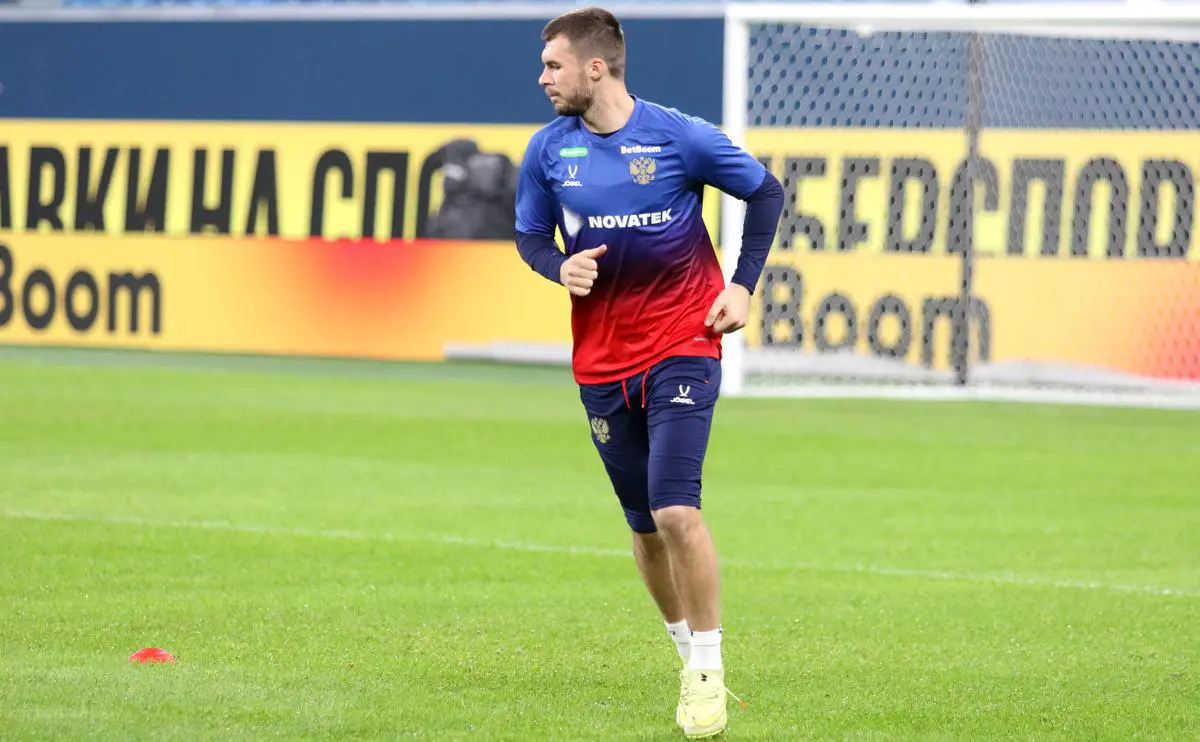 Николай Комличенко (Maksim Konstantinov / Global Look Press)