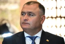 prezident yuzhnoj osetii alan gagloev otmetil den pobedy v moskve-onlymainnews-ru-0