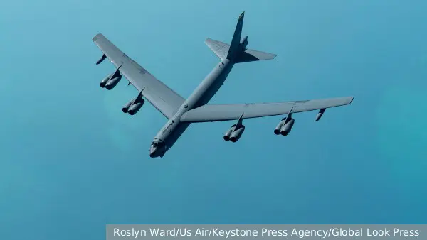 При крушении бомбардировщика в США погибли восемь членов экипажа