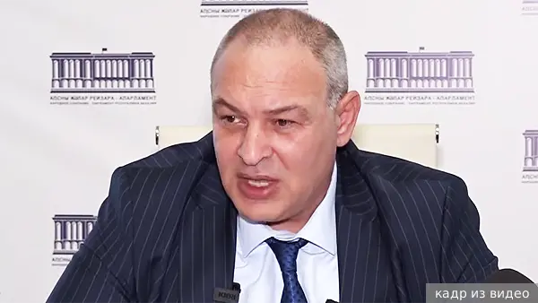 Командир «Пятнашки»: Депутат Кварчия помогает вбивать клин между Абхазией и Россией