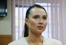 lerchek pojmala svadebnyj buket s luisom  yarkij moment-onlymainnews-ru-0