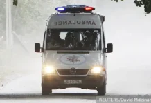 mikroavtobus s inostrannymi turistami razbilsya v gruzii-onlymainnews-ru-0
