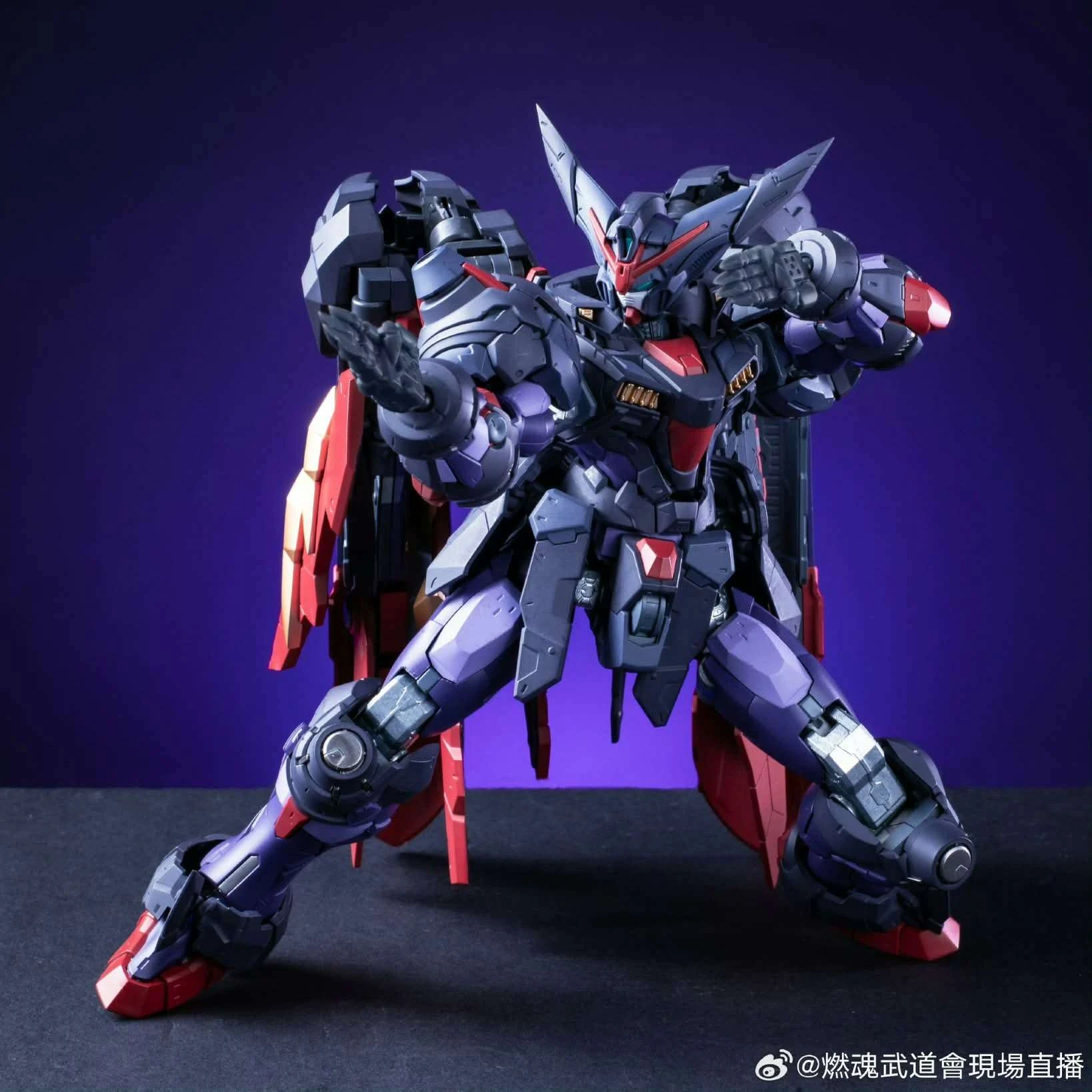 sbornaya-model-burning-soul-1-100-gundam-grandmaster-tenoh-bs01tJh34ei