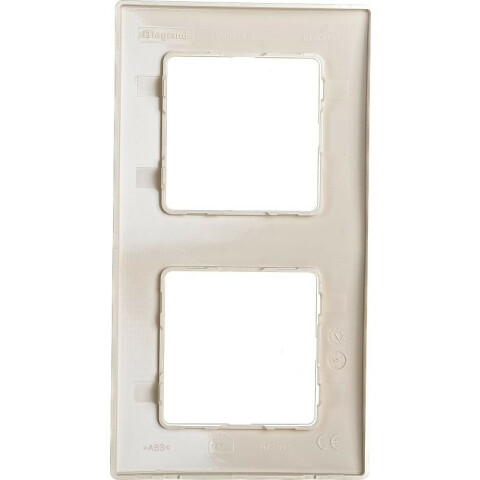 Рамка Legrand Etika 672512