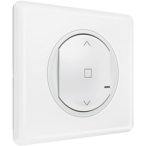 Умный выключатель Legrand 67646