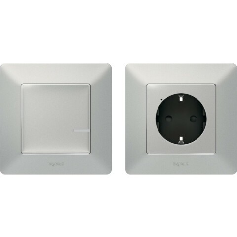 Умная розетка Legrand Valena Life 752354