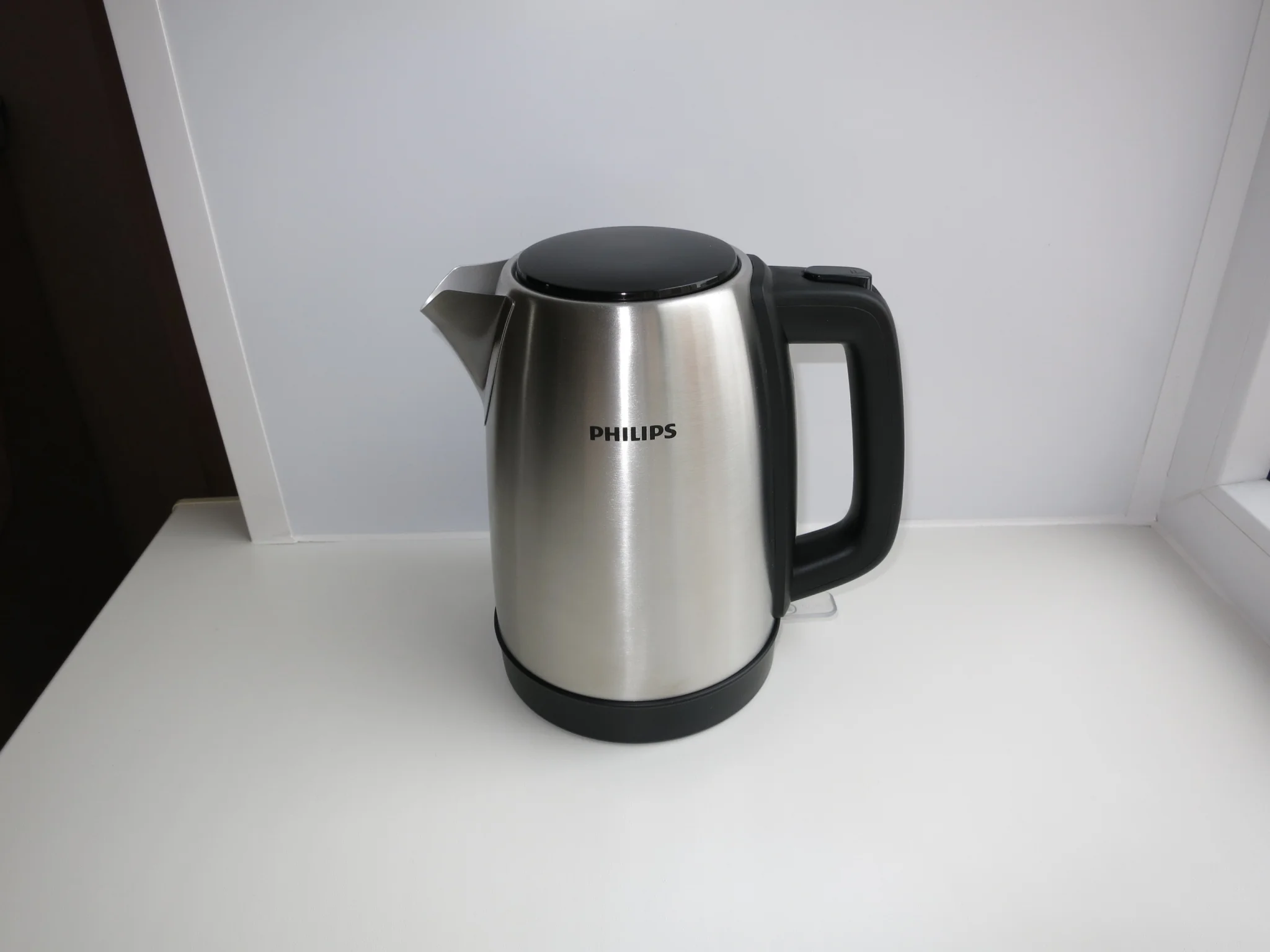 Эл,чайник Philips HD9350/90 (2200Вт, 1,7л, металл/пластик)