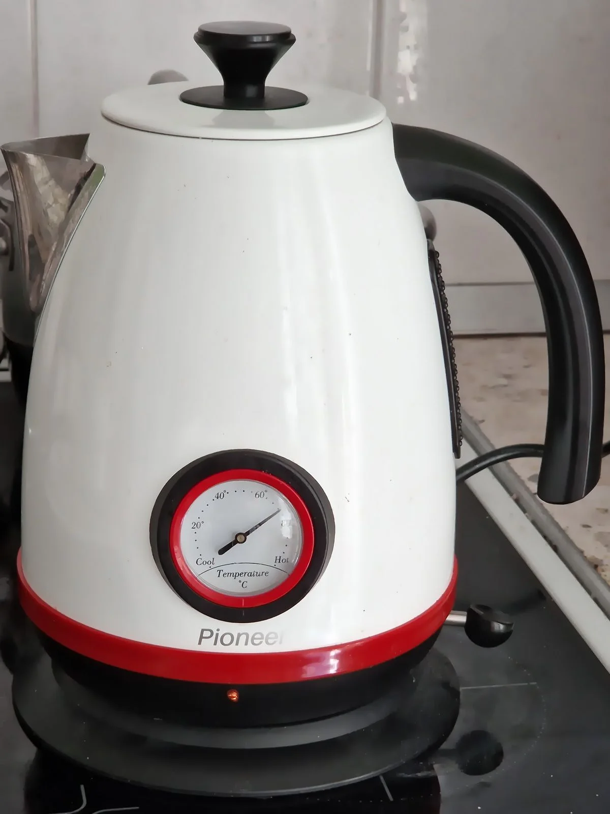 Эл,чайник Pioneer KE570M 2200 Вт, 1,7 л, сталь