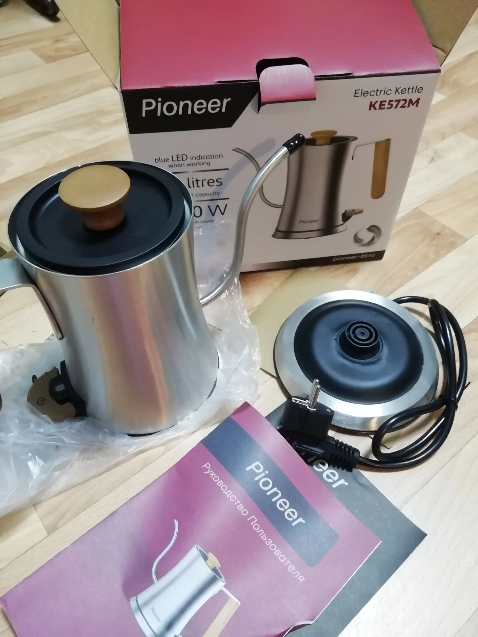 Эл,чайник Pioneer KE572M 1800Вт, 0,6л, металл