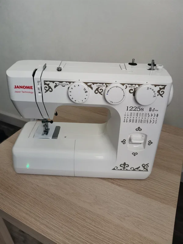 Швейная машина Janome 1225s