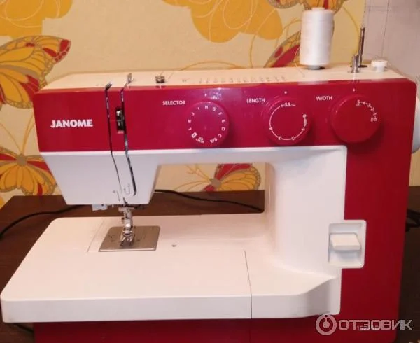Швейная машина Janome 1522RD 25 операции, петля автомат, верт. челнок, нитевдеватель, мягкий, подарочный набор (шпульки, ножницы, сантиметровая лента,