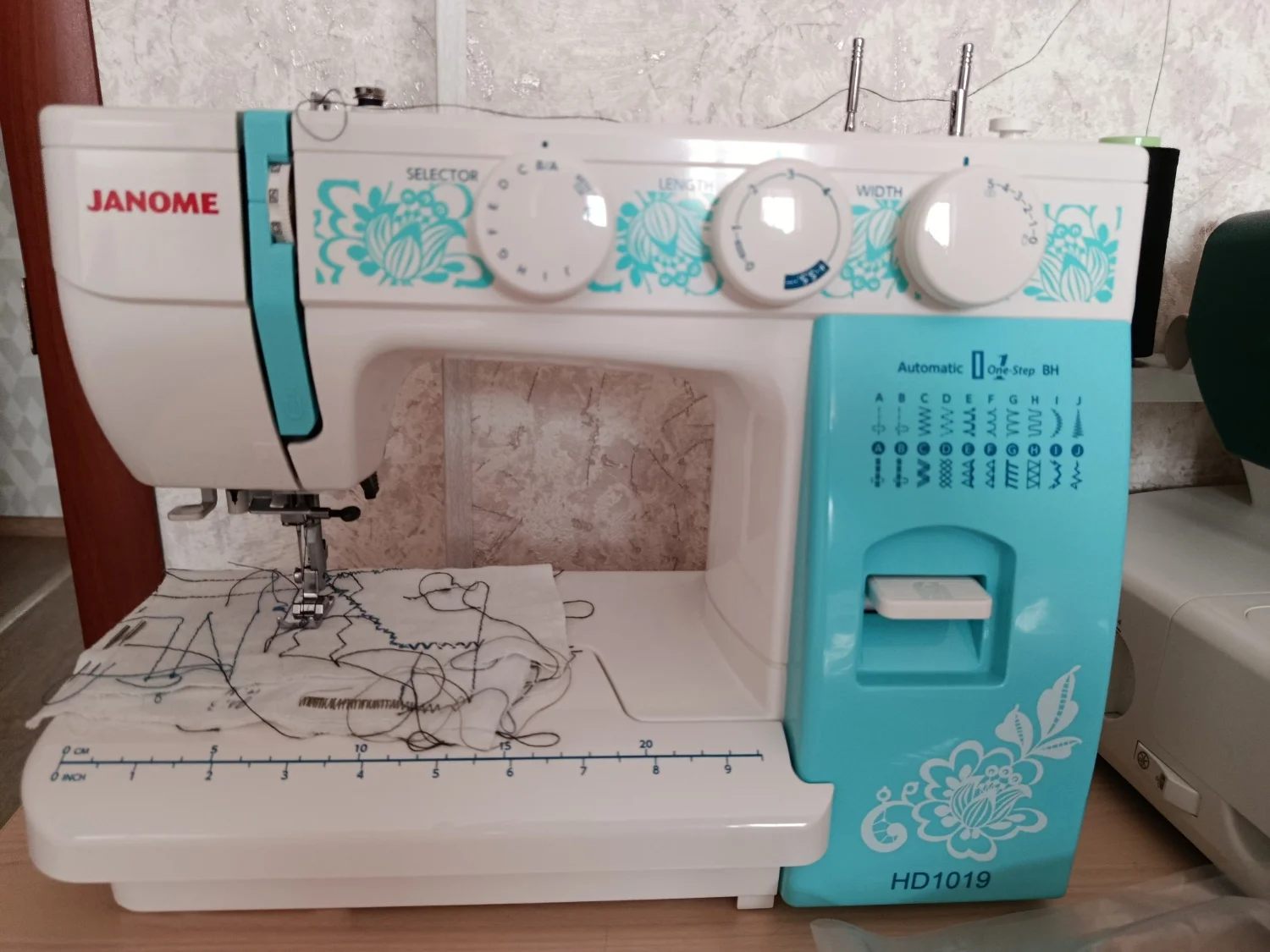 Швейная машина Janome HD1019 швейн. маш.