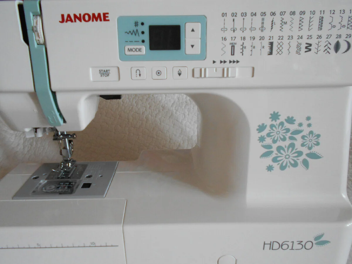 Швейная машина Janome HD6130