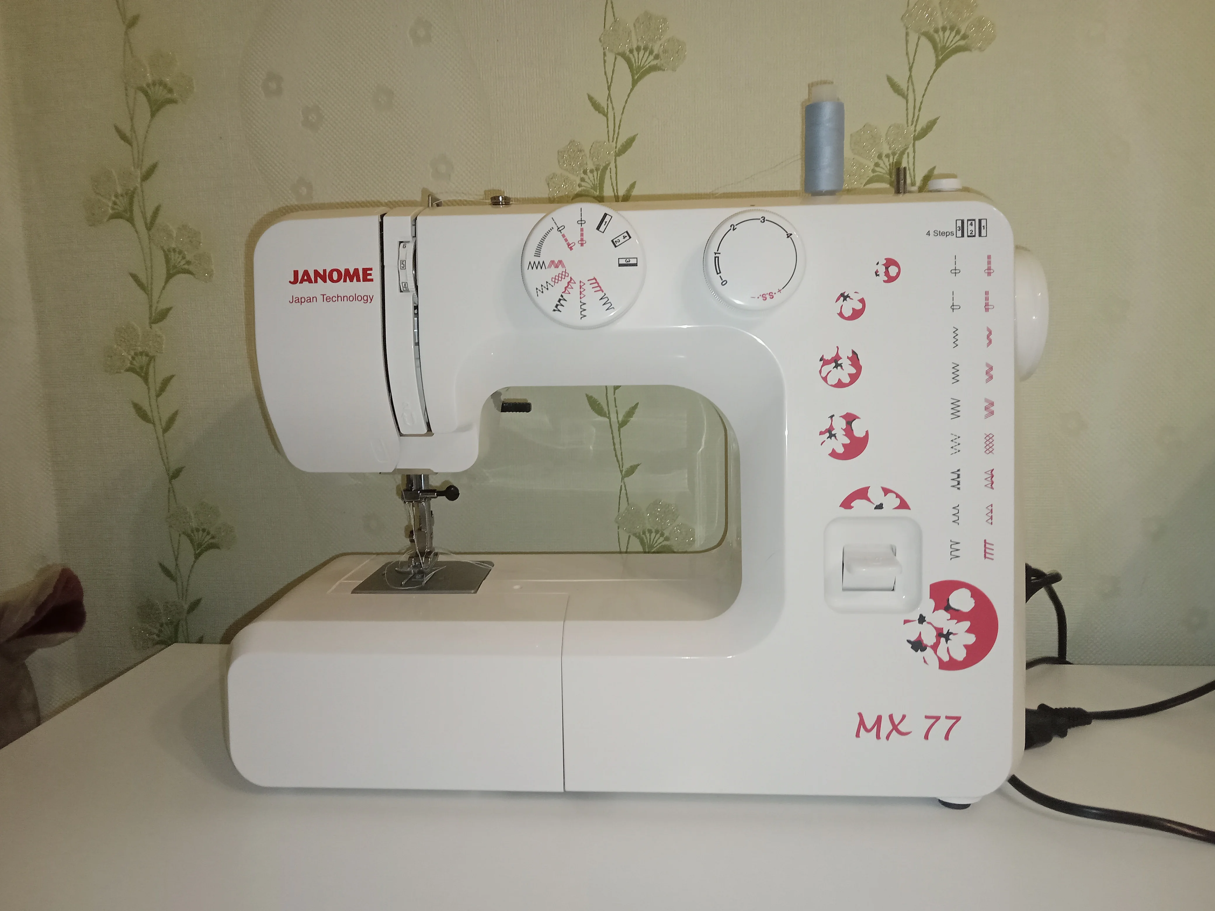 Швейная машина Janome MX 77 белый