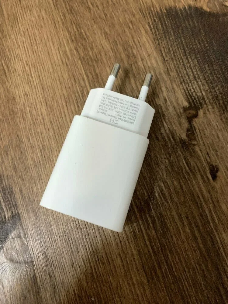 Зарядное устройство Zmi TypeCI 20W QC 3.0 PD Apple QC charger 2A EU HA716 белое