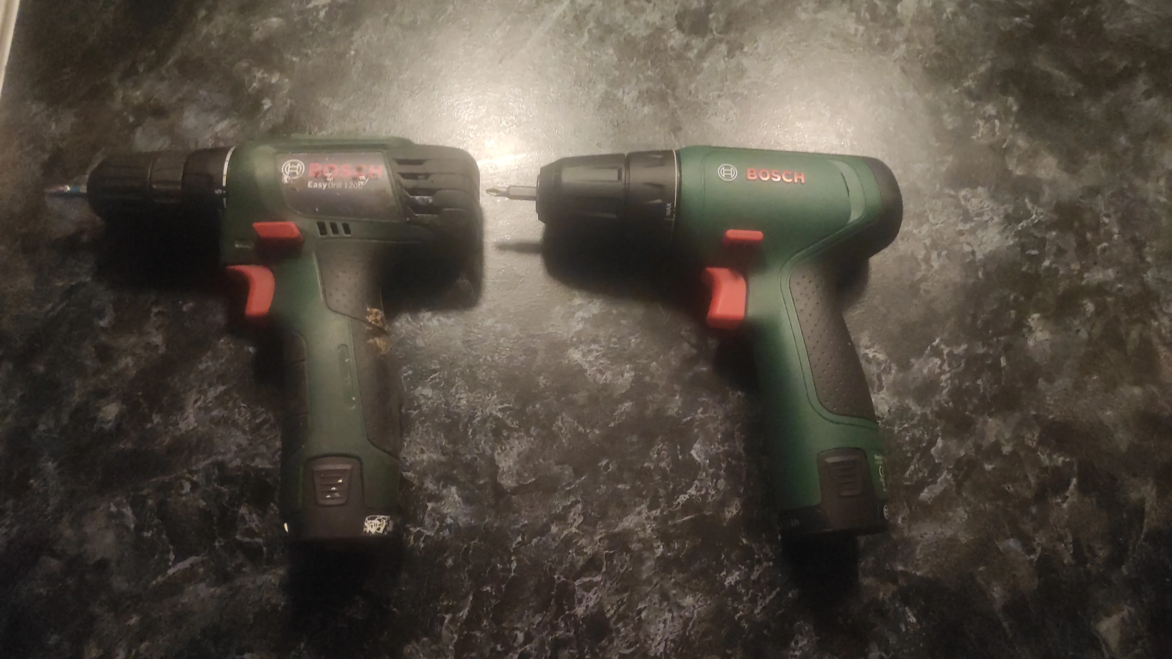 Дрель-шуруповерт Bosch EasyDrill 1200 аккум. патрон:быстрозажимной (кейс в комплекте) (06039D3007)