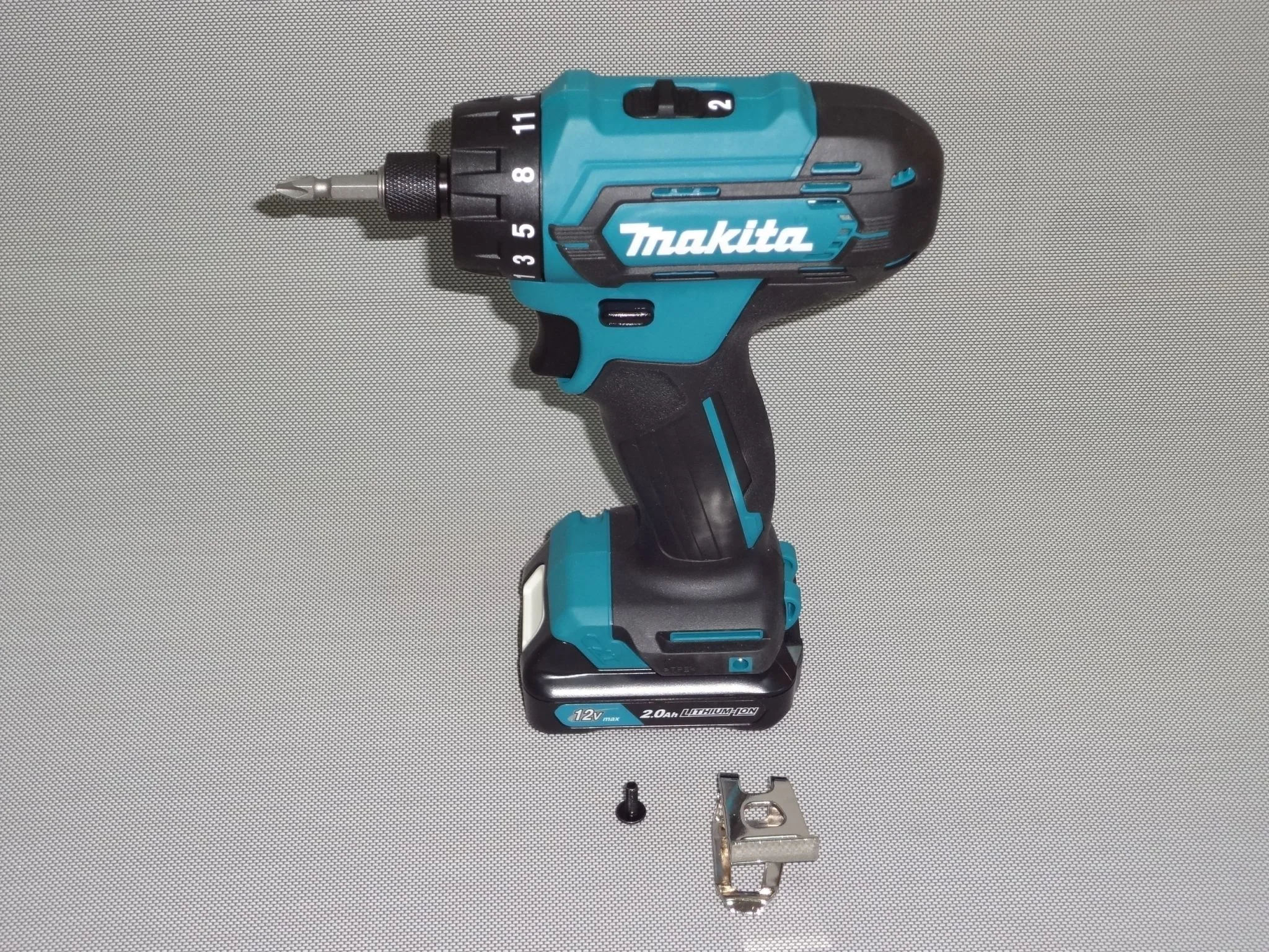 Дрель-шуруповерт Makita DF033DZ аккум. патрон:шестигр.1/4"