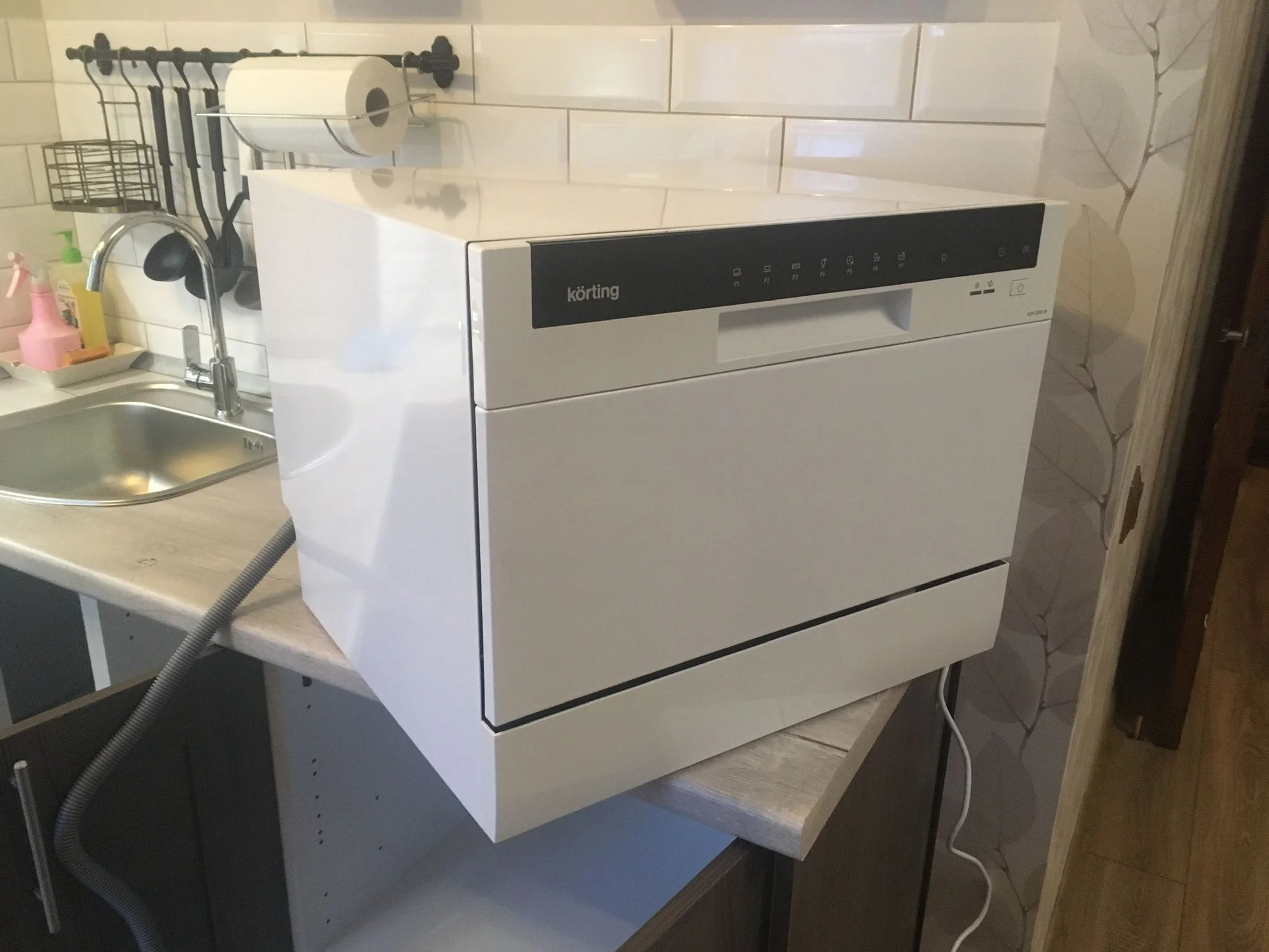 Посудомоечная машина Korting KDF 2050 W, белый, 55 см, 6 компл., 49 дБ, класс A+