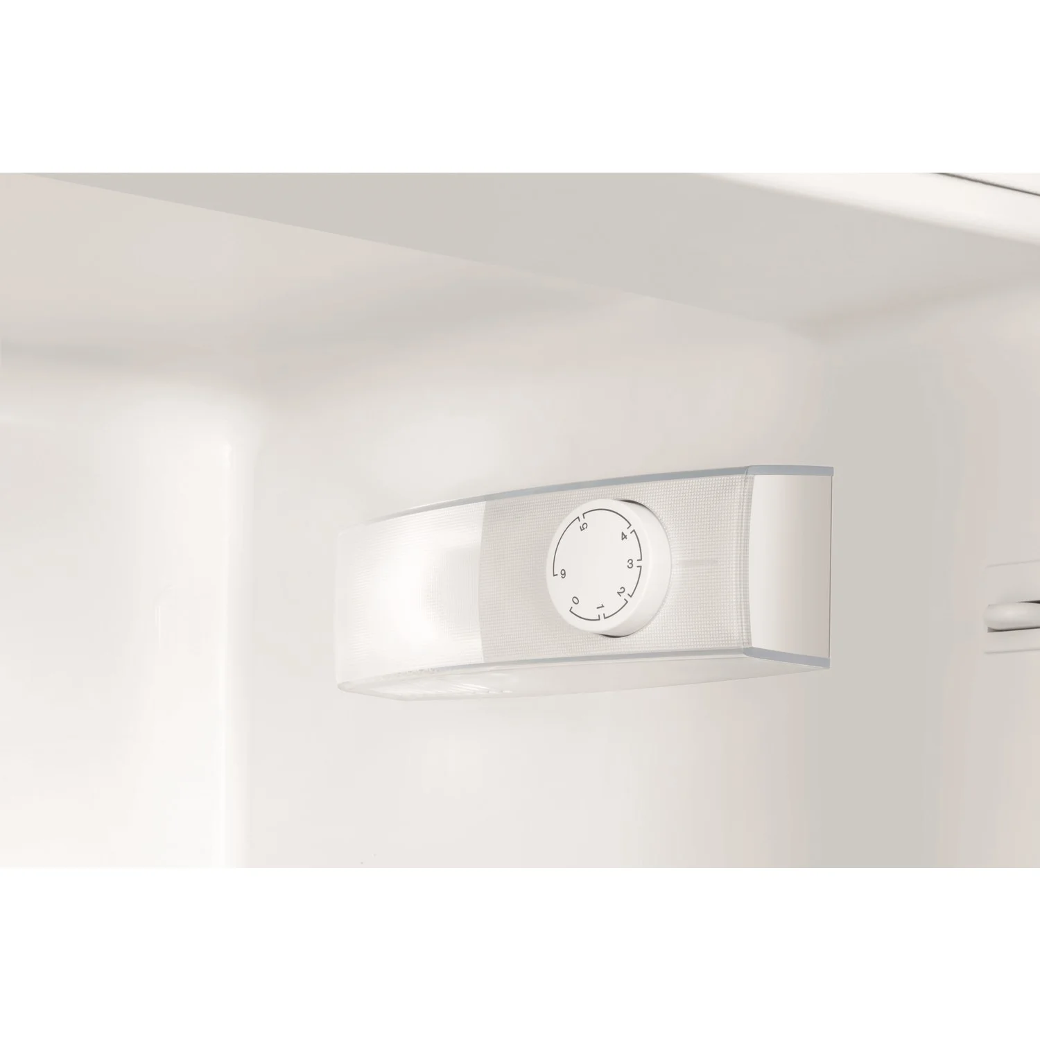 Встраиваемый однокамерный холодильник Electrolux LRB2AE88S
