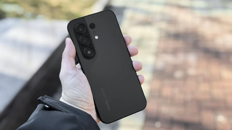 Смартфон Tecno Camon 50 Ultra 5G 512Gb 8Gb черный моноблок 3G 4G 2Sim 6.78" 1208x2644 Android 16 50Mpix 802.11 a/b/g/n/ac/ax NFC GPS GSM900/1800 GSM19