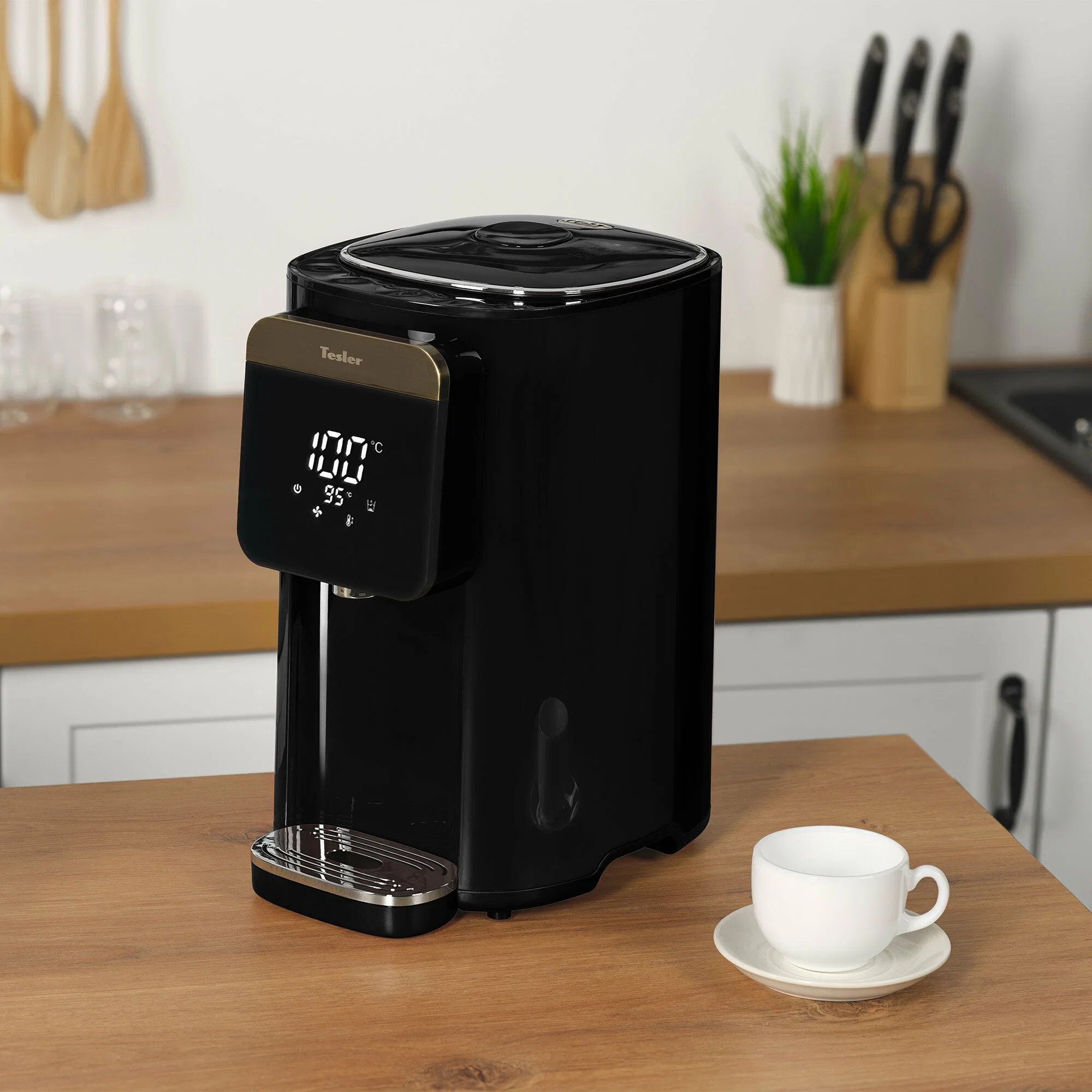 Термопот Tesler TP-5045 BLACK