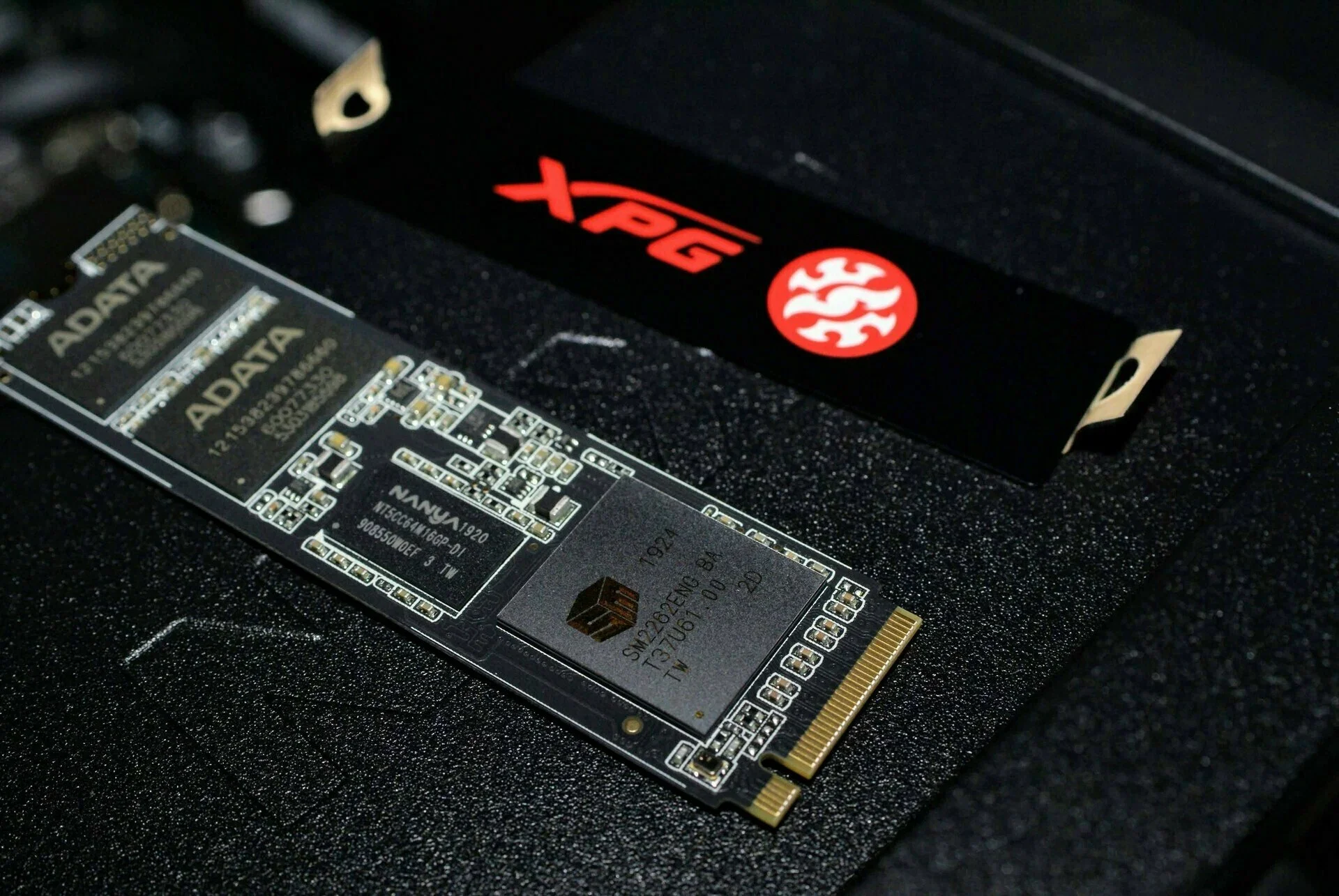Твердотельный диск 512GB A-DATA XPG SX8200 Pro, M.2 2280, PCI-E 3x4, DRAM, LDPC ECC [R/W - 3350/2350 MB/s] 3D-NAND TLC