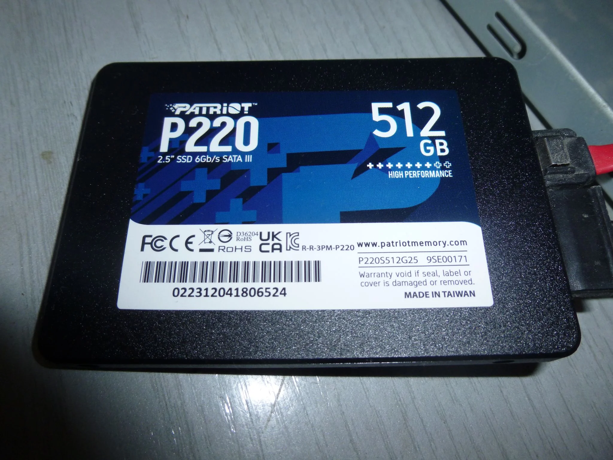 Твердотельный диск 512GB Patriot P220, 2.5", SATA III, [R/W - 550/500 MB/s]