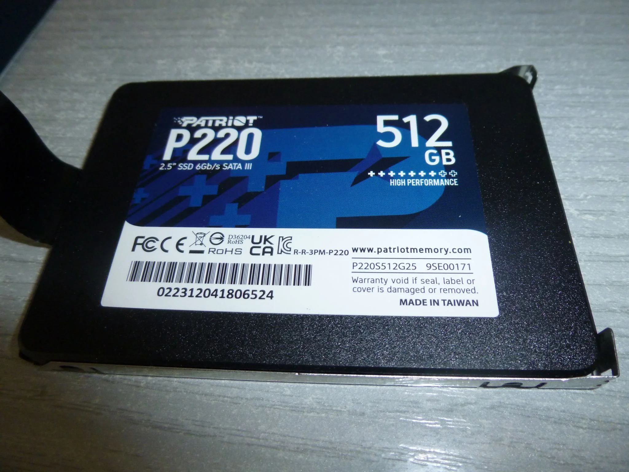 Твердотельный диск 512GB Patriot P220, 2.5", SATA III, [R/W - 550/500 MB/s]