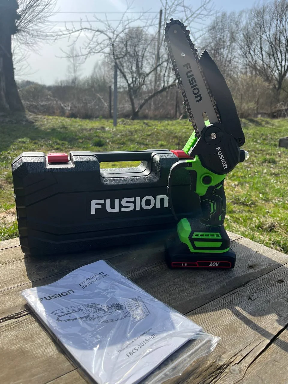 Пила цепная аккумуляторная Fusion FBCS-2015-8BL-02 (1500 мА*ч акум, 20 В, 5000 об/мин)