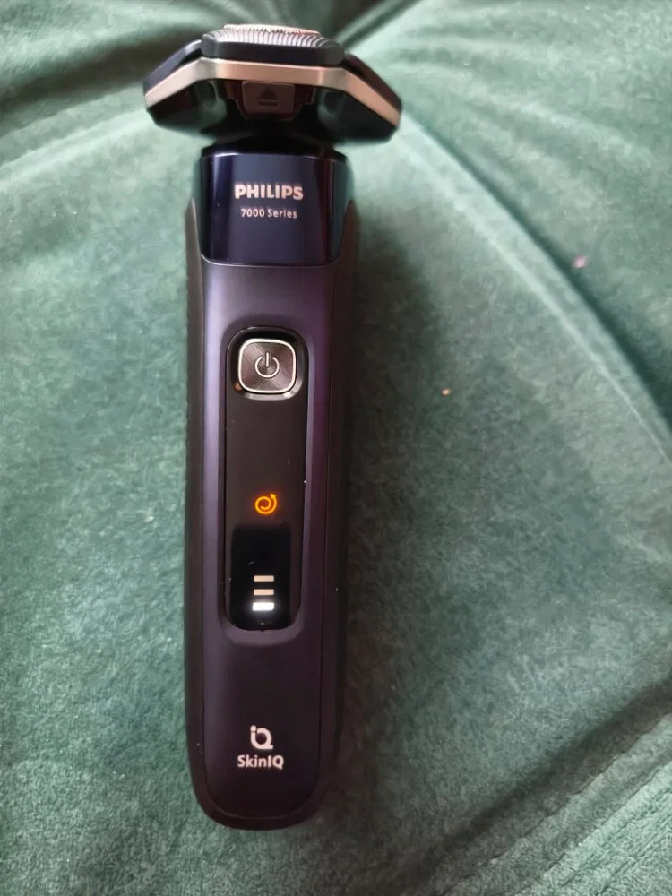 Электробритва Philips S5885/10 роторная, влажное, сухое бритье, аккумулятор до 60 мин