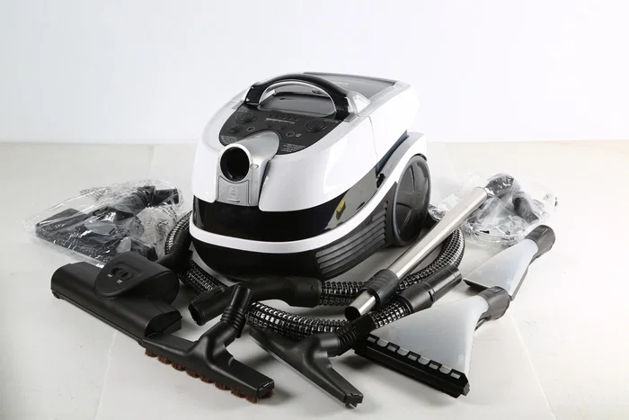 Пылесос напольный Bosch Serie 4 ProAnimal BWD421PET