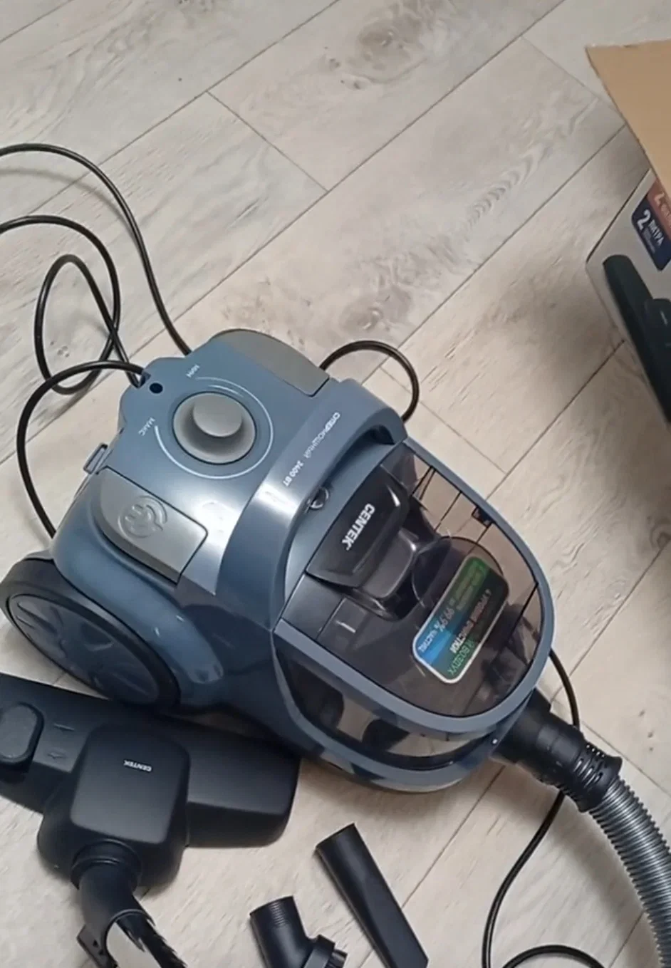 Пылесос напольный Centek CT-2545