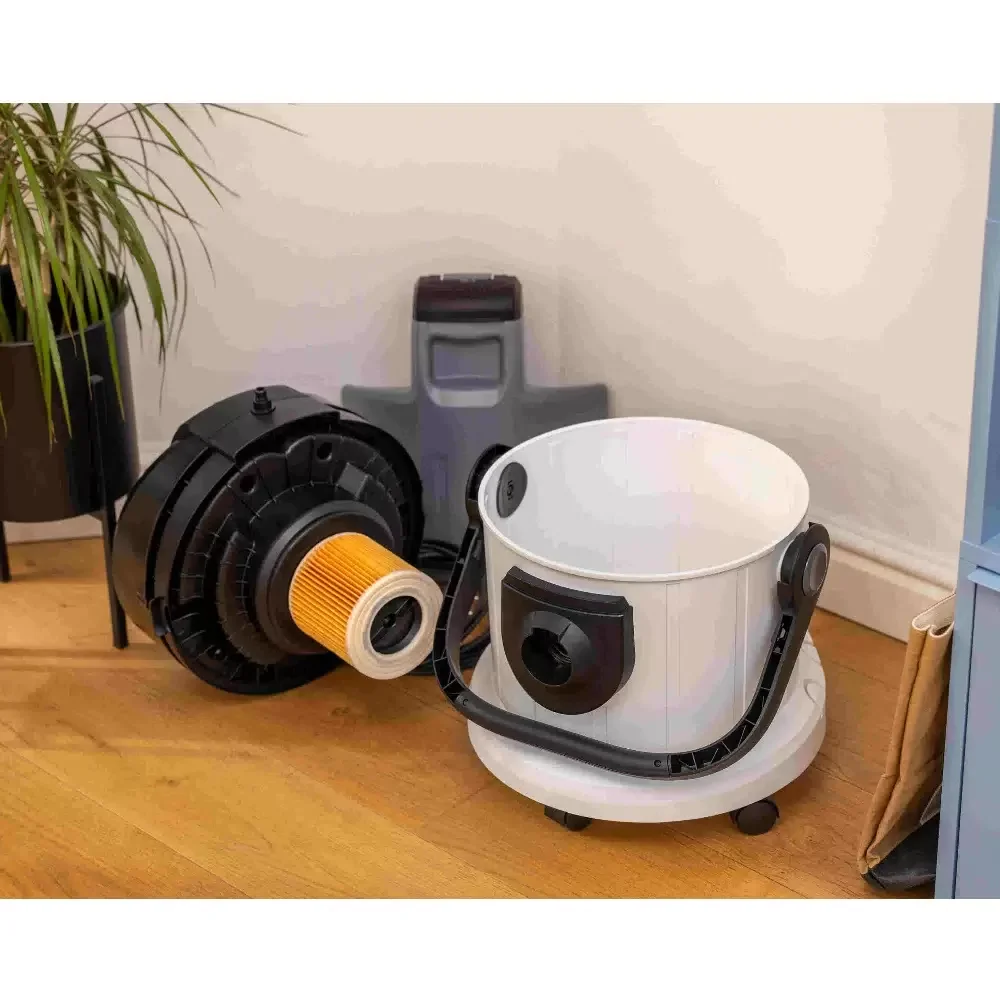 Пылесос напольный Karcher SE 4 Plus