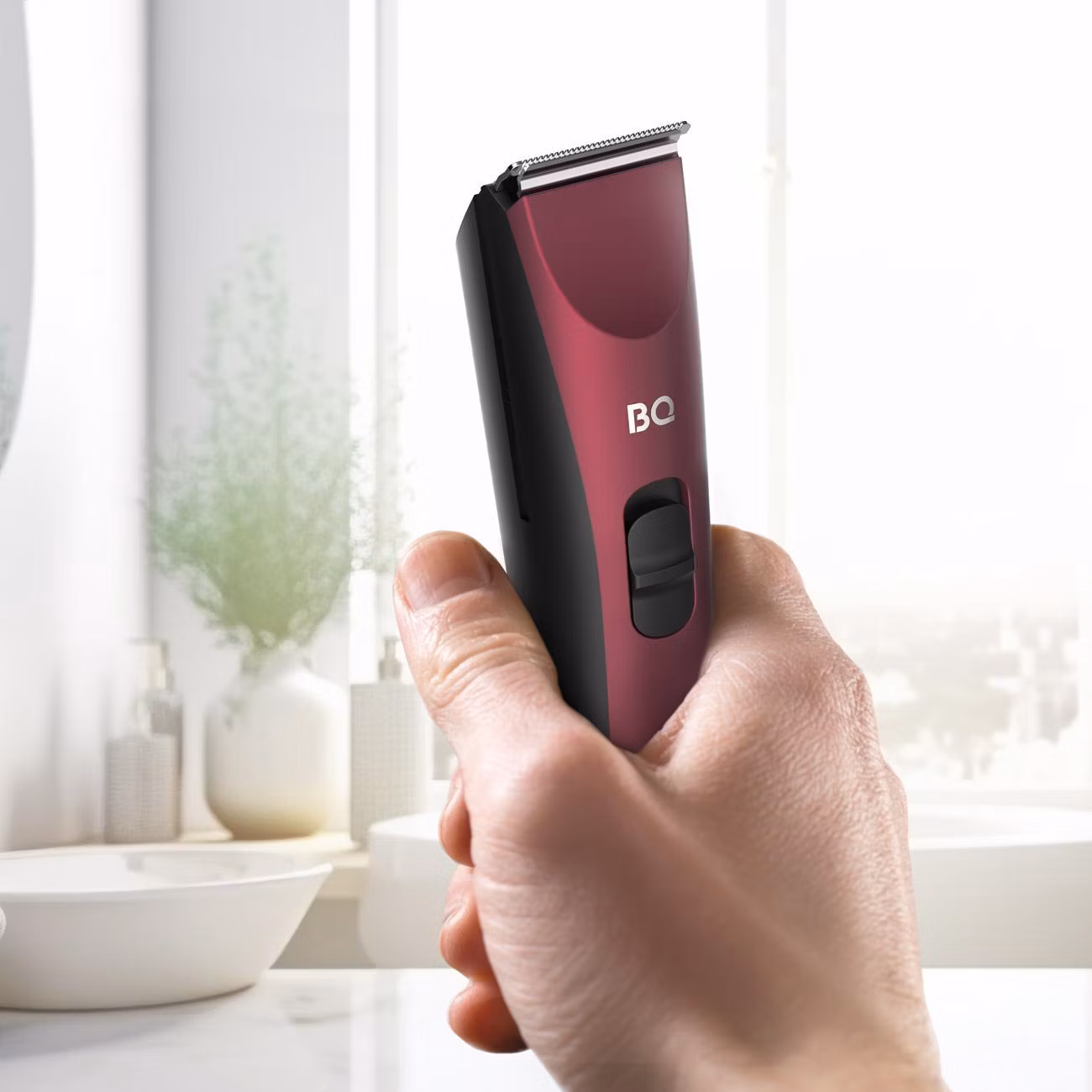 Триммер BQ TR1005 Burgundy. Мощность 3 Вт/Время зарядки до 10 часов/Время беспроводной работы 60 минут/Электропитание 110-240 В, 50-60 Гц/Самозатачива