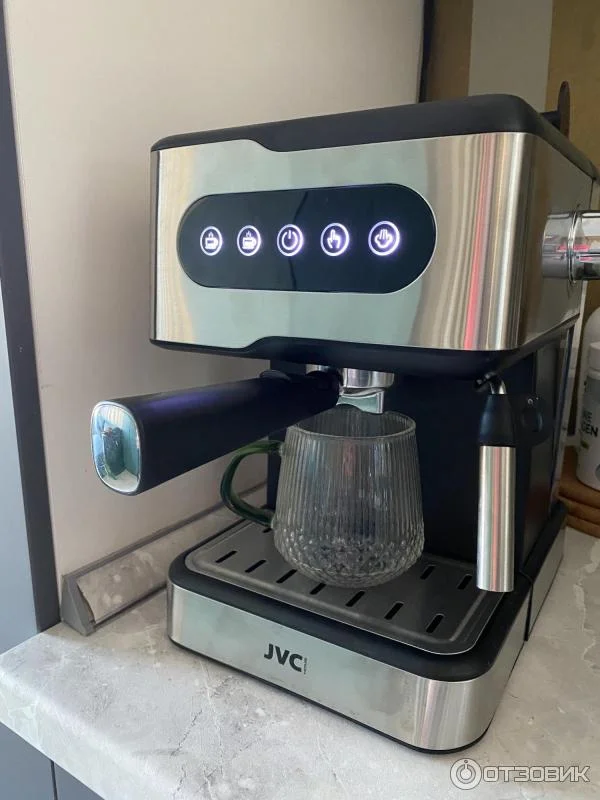 Кофеварка JVC JK-CF35 рожковая, 950Вт.,резервуар для воды 1500 мл давлен 20 бар 300x220x265 мм