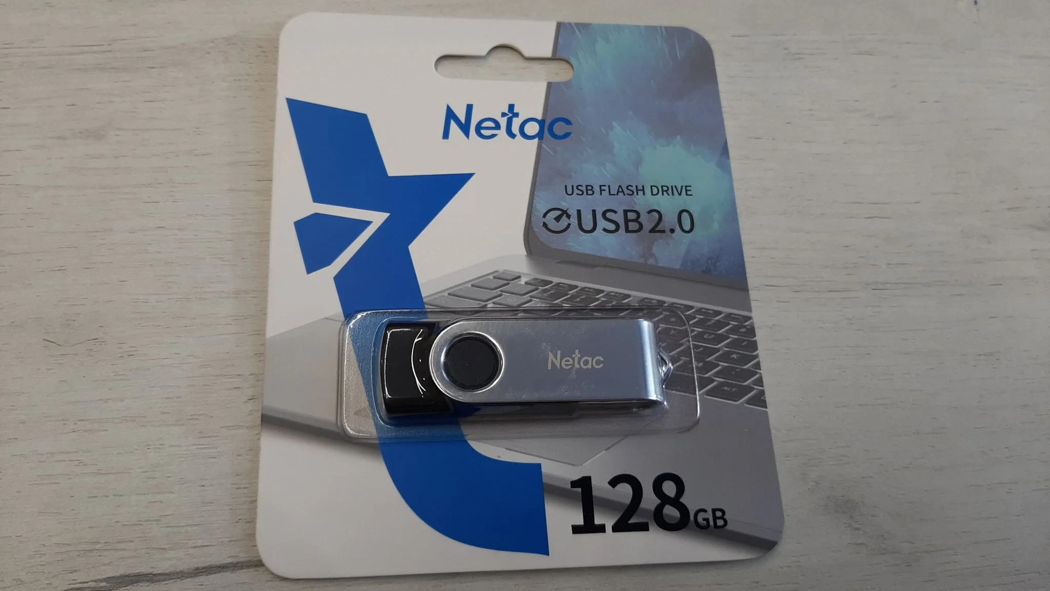 Флеш накопитель 128G USB 2.0 Netac U505 (NT03U505N-128G-20BK)