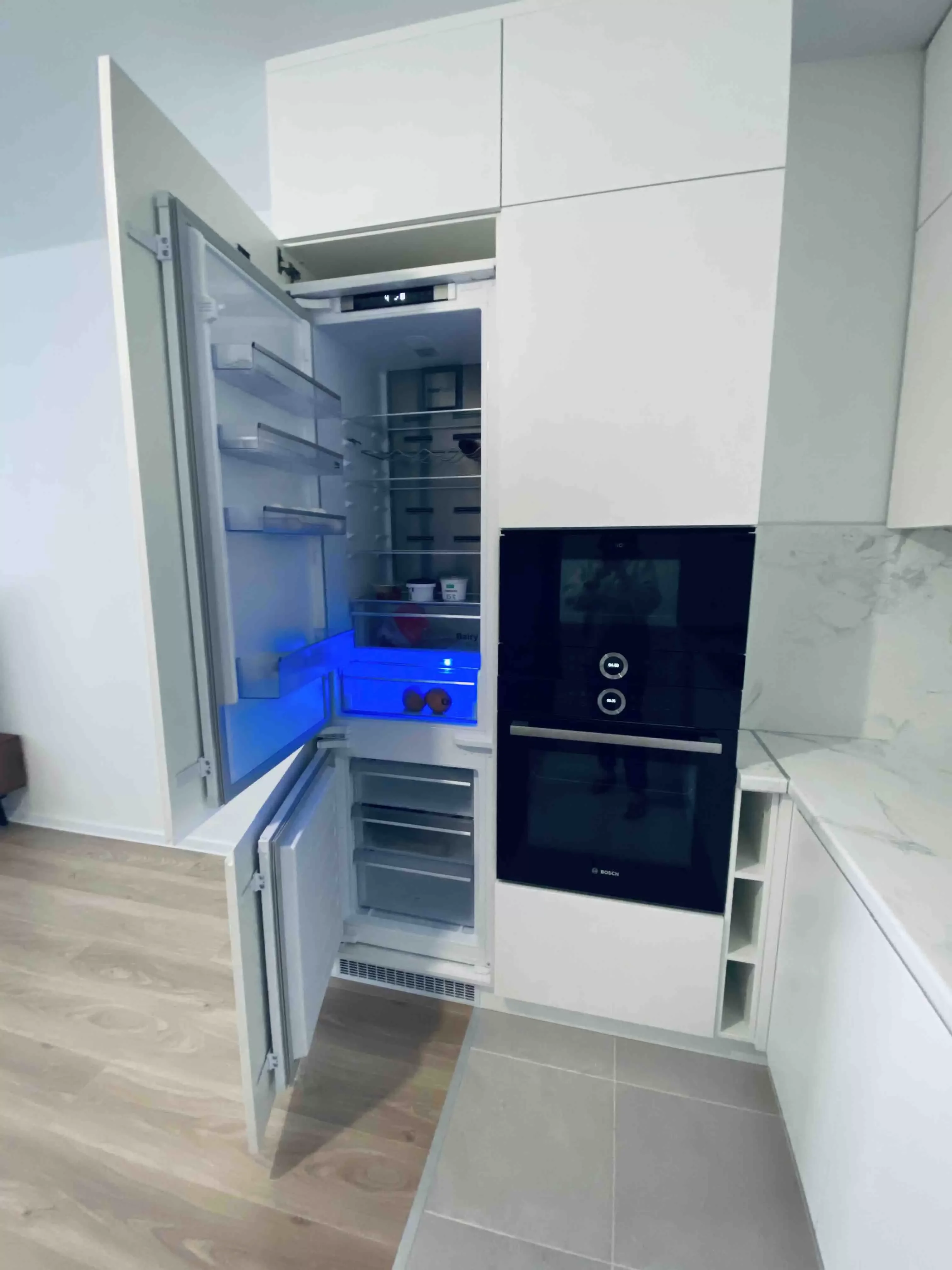 Встраиваемый холодильник Beko Diffusion BCNA306E2S двухкамерный белый