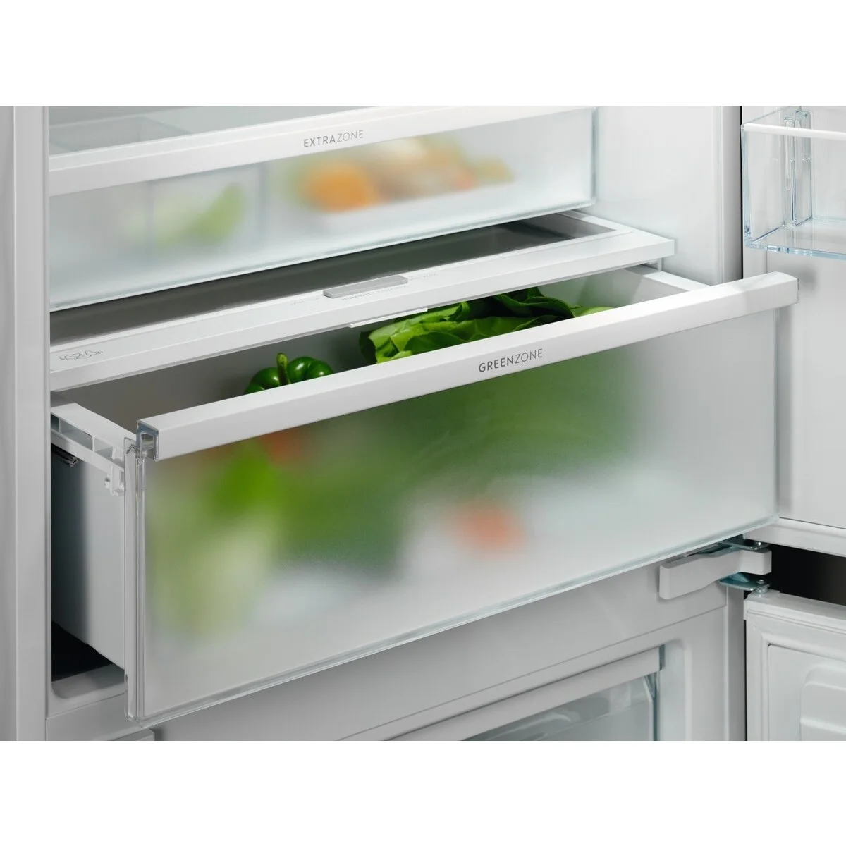 Встраиваемый холодильник Electrolux KNP7TE75S No Frost