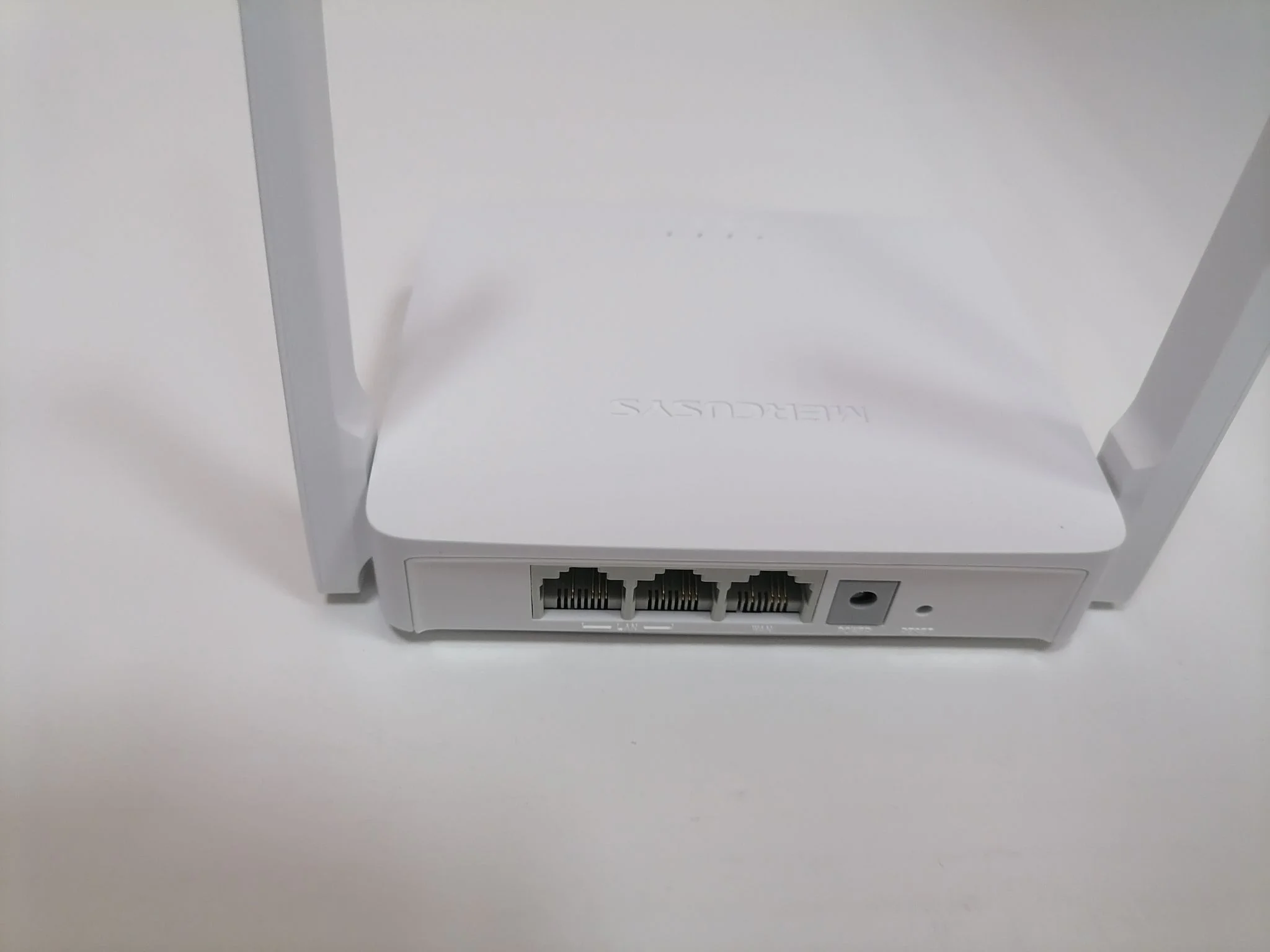 Роутер TP-Link Mercusys MW301R N300 Wi-Fi роутер, 1 порт WAN 10/100 Мбит/с + 2 порта LAN 10/1