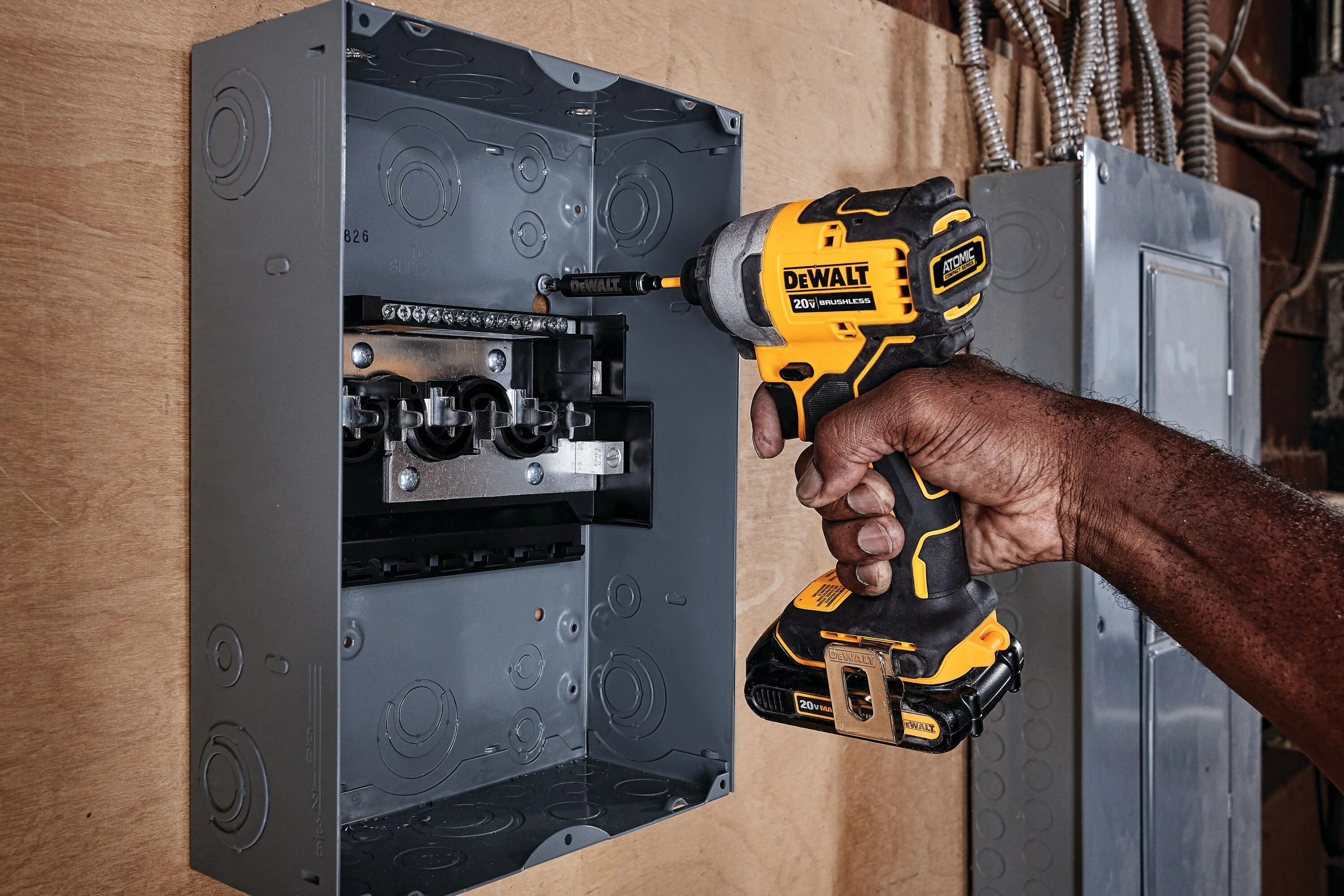 Шуруповерт DeWalt DCF809N-XJ аккум. патрон:шестигр.1/4"