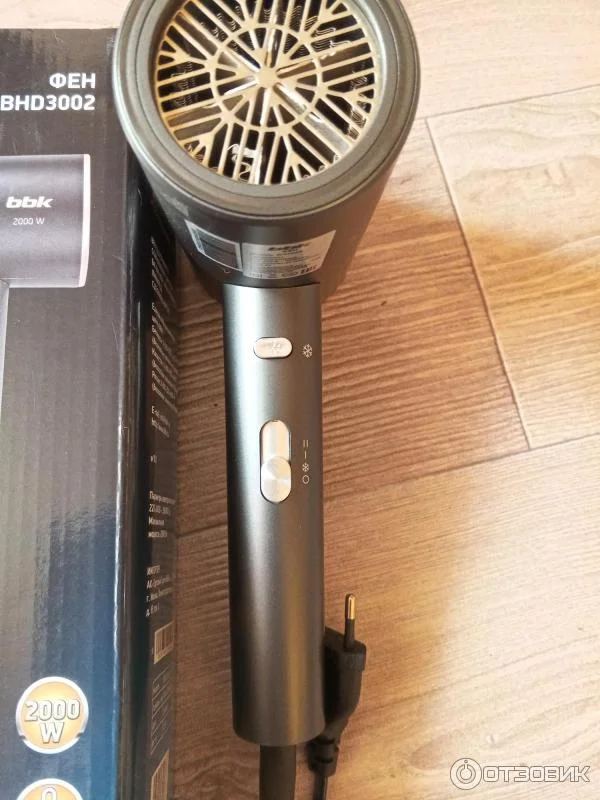 Фен BBK BHD3002 графит, 2000 Вт, ионизация, компактный